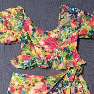 Show Me Your MuMu Colorful Floral top
